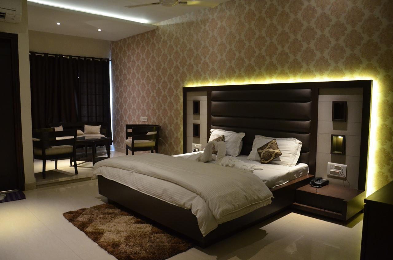 Hotel Aroma Inn Sirsa Dış mekan fotoğraf