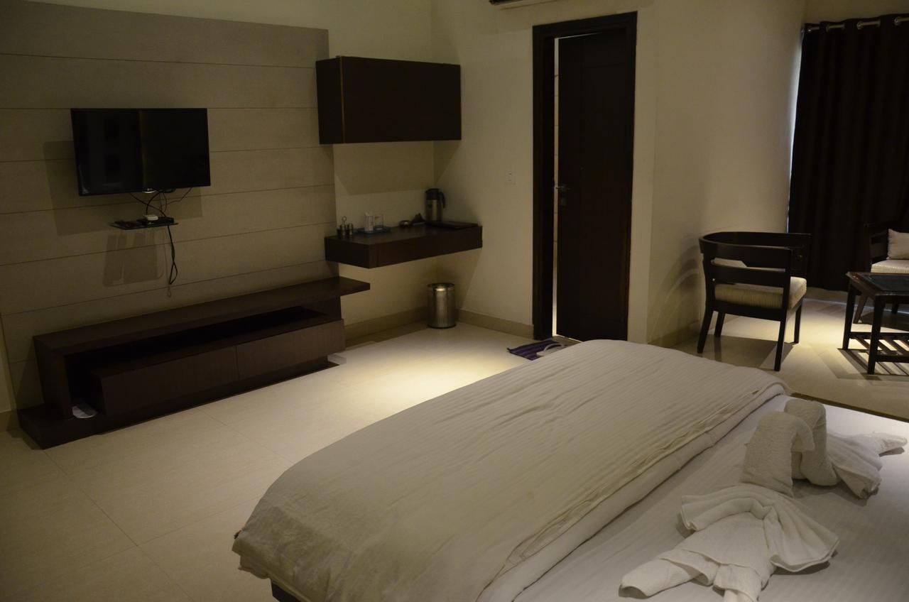 Hotel Aroma Inn Sirsa Dış mekan fotoğraf