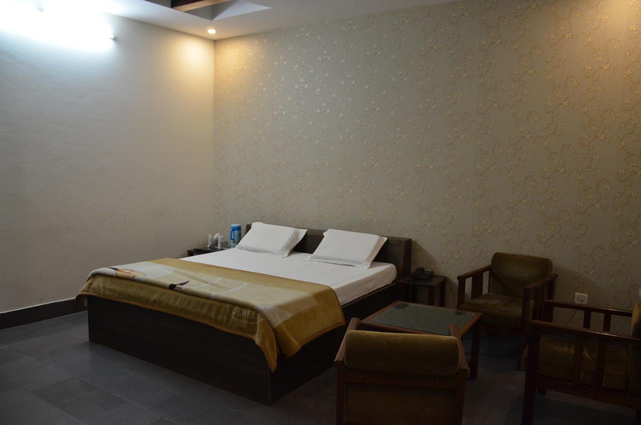 Hotel Aroma Inn Sirsa Dış mekan fotoğraf